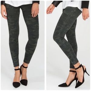 Spanx Look At Me Now Green Camo Leggings